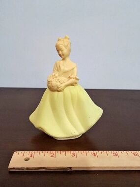Avon Somewhere Cologne / Flower Maiden Figurine Bottle Yellow
